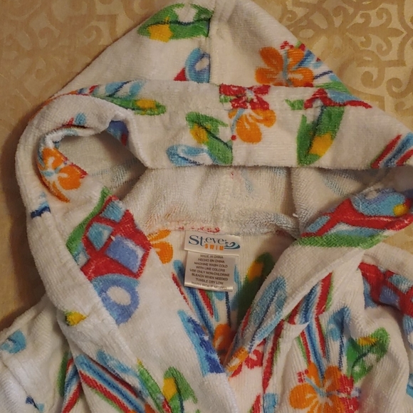 NWOT!!! boys size towel size 3/4 - Picture 2 of 4